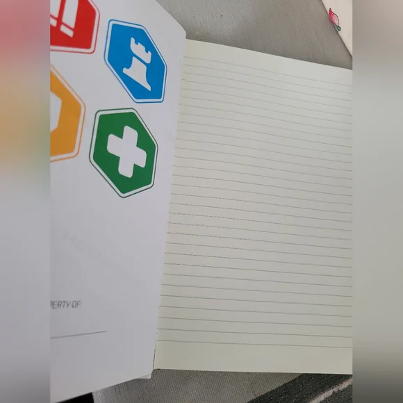 Colorful Graphic Notebook - Picture 4 of 6